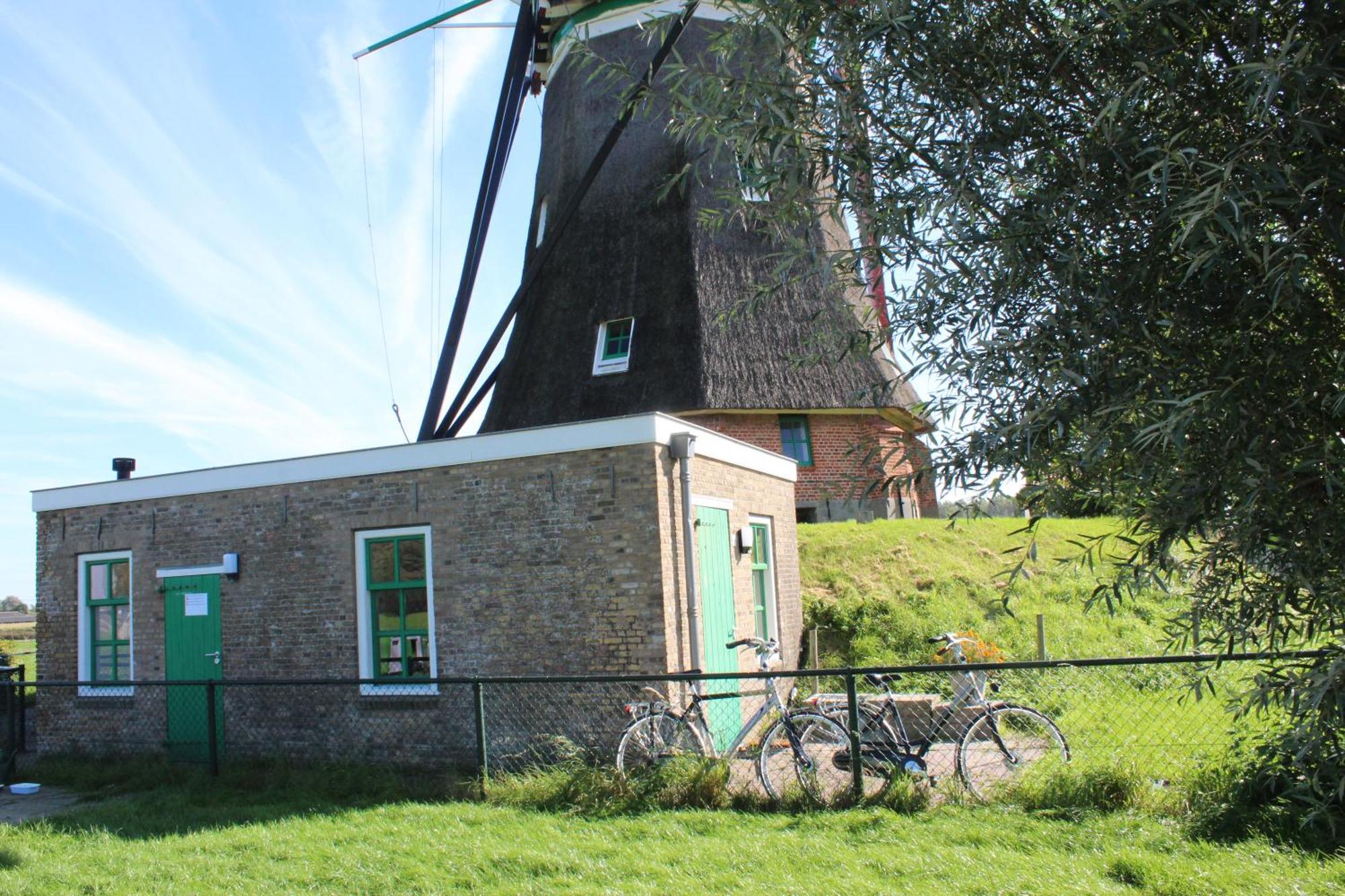 Slapen Aan De Voet Van De Molen Ovezande Exterior photo
