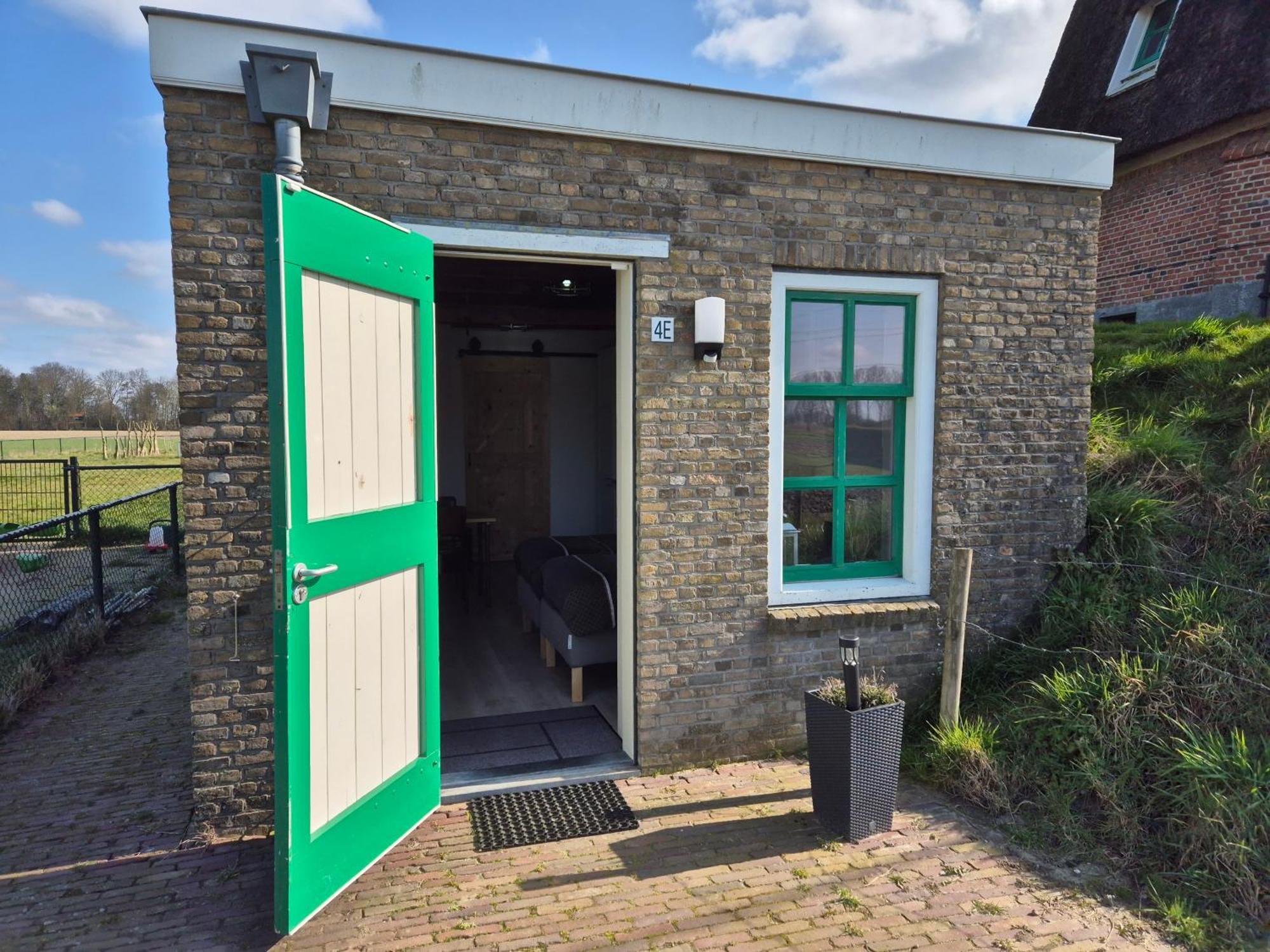Slapen Aan De Voet Van De Molen Ovezande Exterior photo